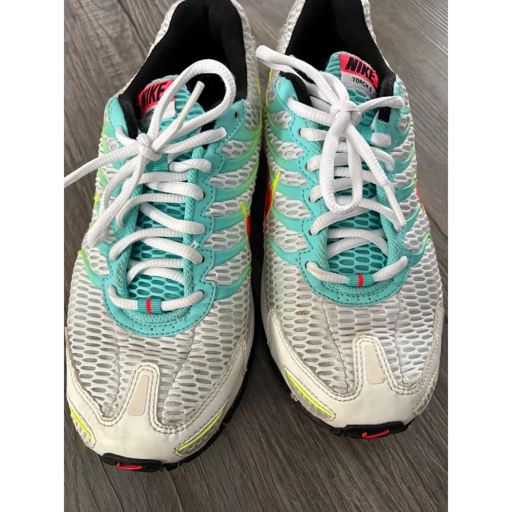 Nike Air Max Torch 4 Womens Running Shoes White Volt Pink CW5607-100 Size 8.5